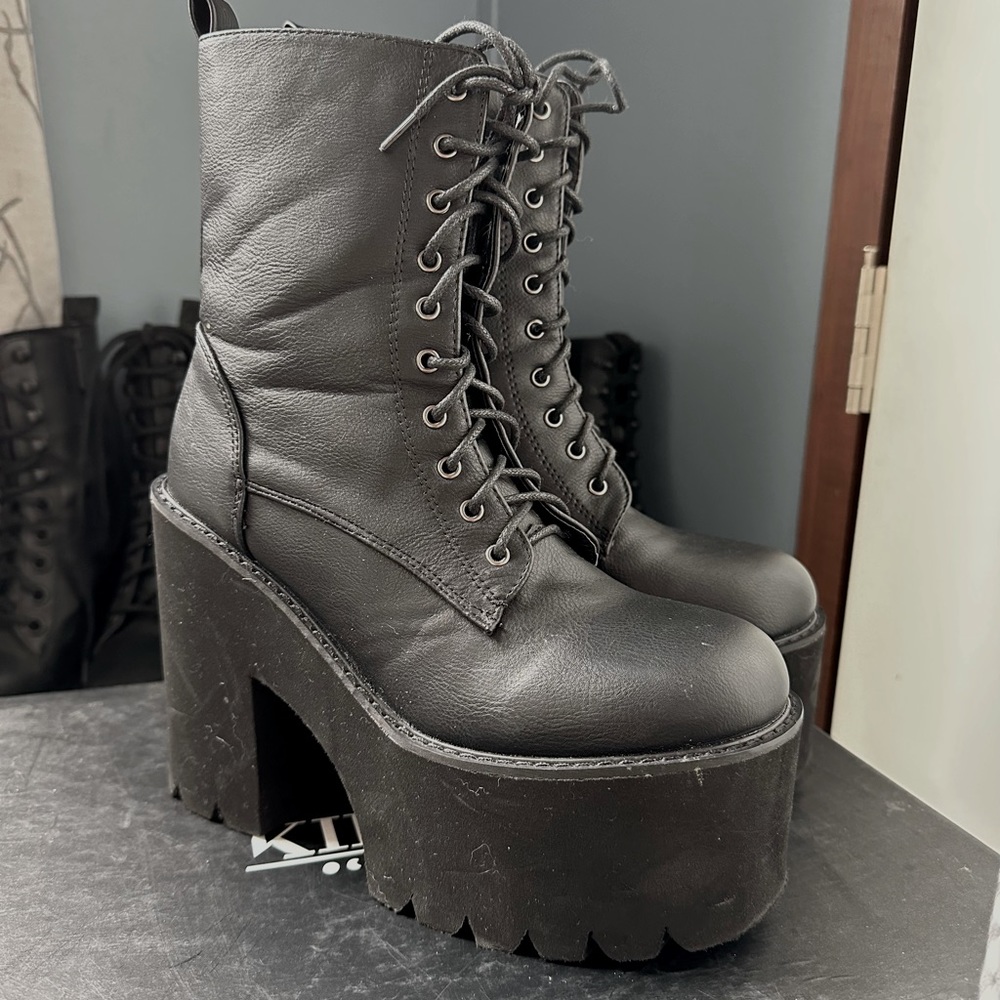 Foxblood Graveyard platform boots 6